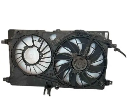 Renault Master III Radiator cooling fan shroud 214811562R