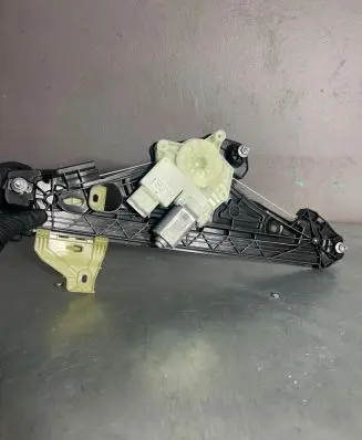Renault Captur II Rear window lifting mechanism without motor 827209371R C98394104