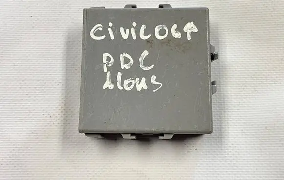 Honda Civic Air suspension control unit module (rear) 08V67SNB6M0001