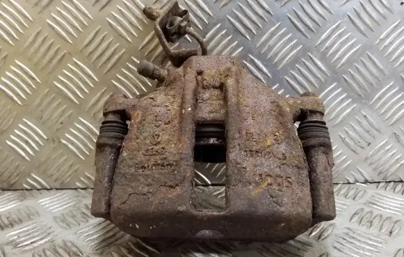 Volkswagen PASSAT B4 Front brake caliper