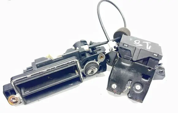 Loading door lock