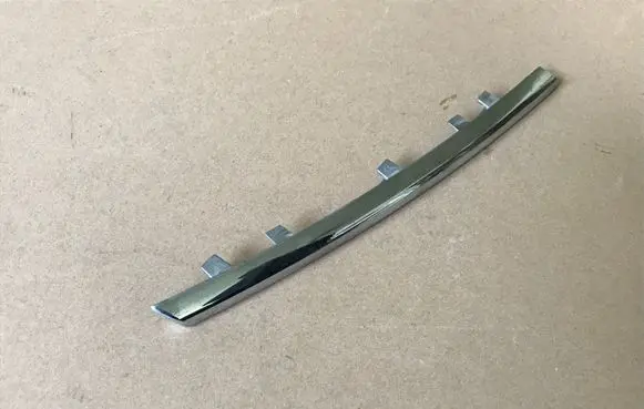 Opel Insignia A Front bumper upper radiator grill 13264450