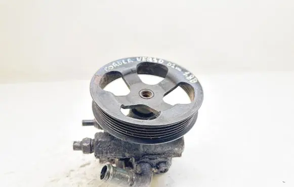 Toyota Corolla Verso E121 Power steering pump