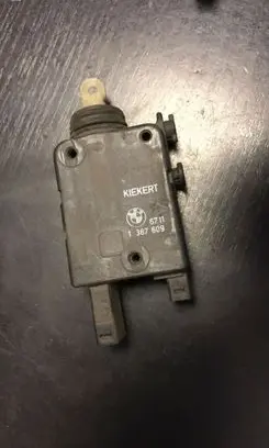 BMW 3 E36 Central locking motor 1387609
