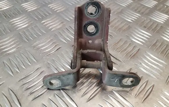 Nissan Juke I F15 Front door lower hinge 