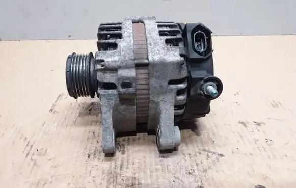 Hyundai i40 Generator/alternator 2609674 373002A800