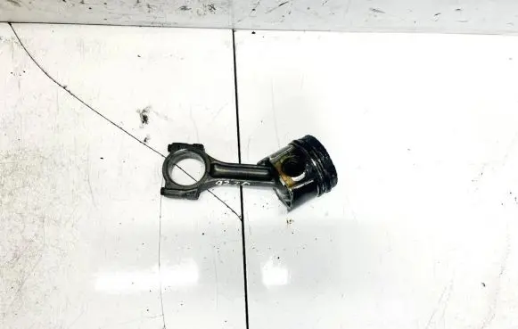 Renault Scenic I Piston with connecting rod