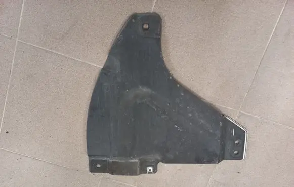 BMW 1 E82 E88 Front underbody cover/under tray 51757185218 74850610