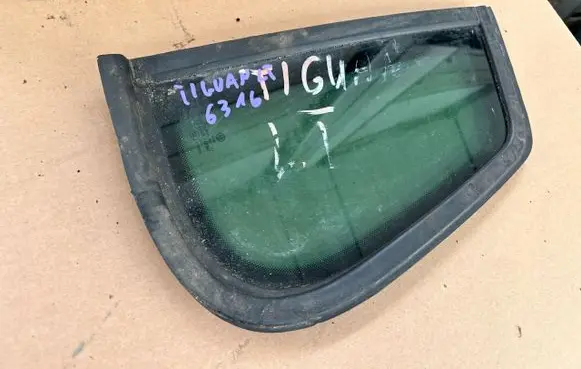 Volkswagen Tiguan Sliding door window/glass 5N0845041