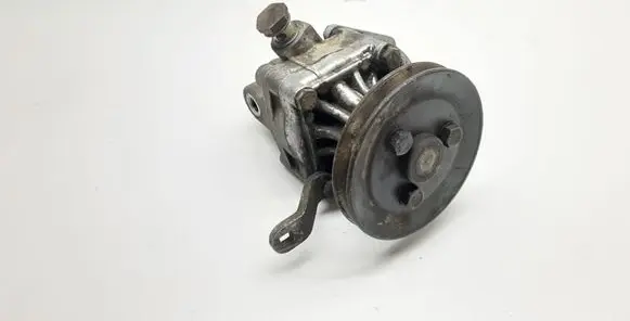 BMW 5 E34 Power steering pump 1133386