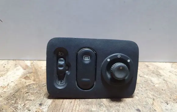 Renault Master II Wing mirror switch 8200060042