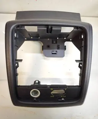 Volkswagen Touareg II Other center console (tunnel) element 7P6864299 1205773 1205773X000105