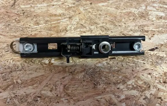 Opel Zafira A Seat belt adjustment rail 090560661