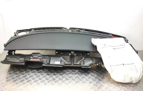 Tesla Model 3 Dashboard 2019473X T0529100 2023127X