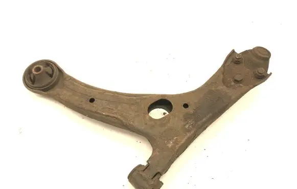 Toyota Avensis T250 Front lower control arm/wishbone
