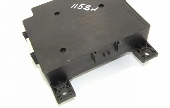 Peugeot 4007 Fuse module 8637A824