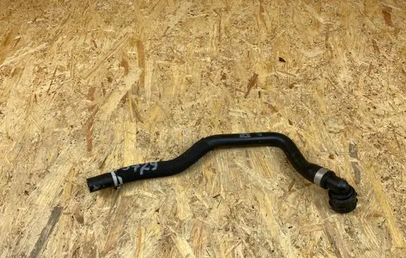 Volvo XC90 Engine coolant pipe/hose 32339327