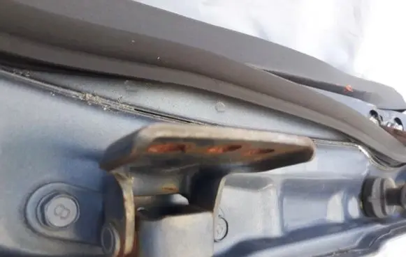 Mazda 626 Rear door lower hinge