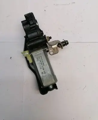 Volvo V70 Seat adjustment motor 30675176