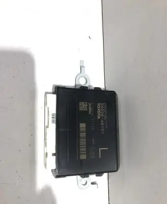 Toyota RAV 4 (XA50) Tailgate/trunk control unit/module 8922242101