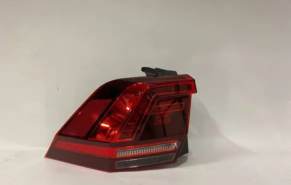 Volkswagen Tiguan Rear/tail lights 5NA945207F