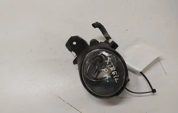 Nissan X-Trail T30 Front fog light 2615589905EW 89203571