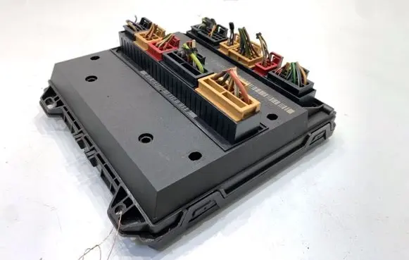 Volkswagen Polo IV 9N3 Central body control module 6Q1937049F