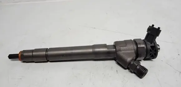 Opel Vivaro Fuel injector 0445110569 8S1NFNB