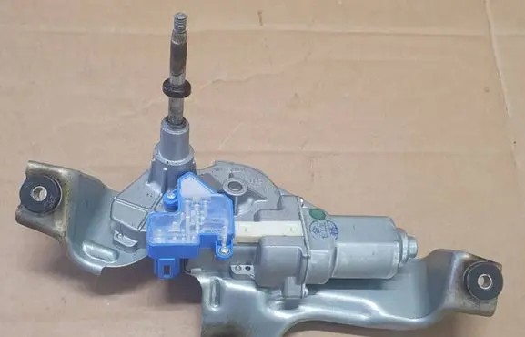 Mitsubishi Outlander Rear window wiper motor 8012