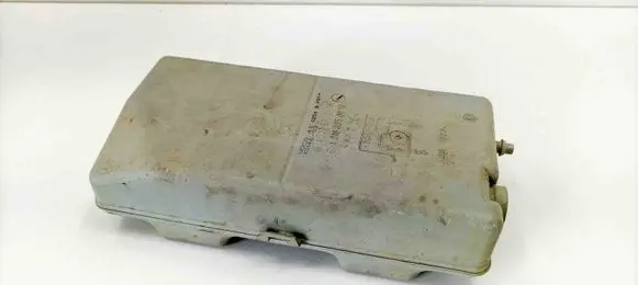 Mercedes-Benz SL R230 Vacuum air tank A2208050119