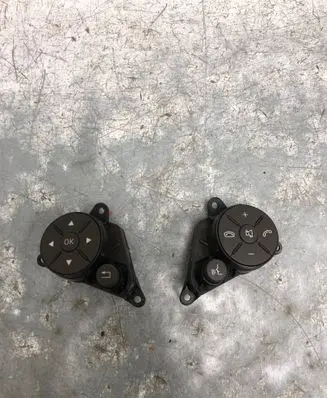 Mercedes-Benz C W204 Steering wheel buttons/switches A2048210151-BILI A2048210151 A2048210051