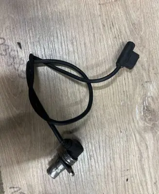 BMW 7 E32 Camshaft position sensor 17240562