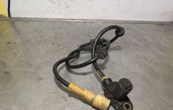 Opel Vectra B ABS brake wheel speed sensor 90464775