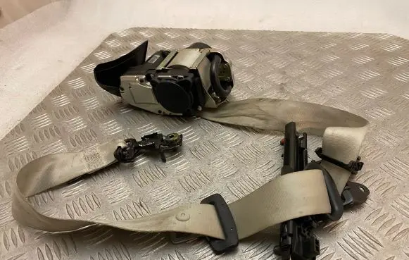 Volvo XC90 Front seatbelt 31484543