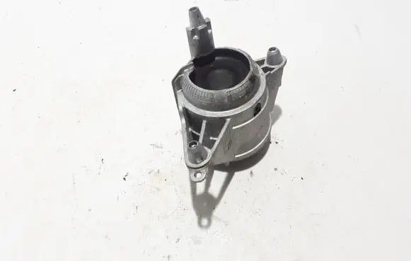Mercedes-Benz C W206 Engine mount bracket A2062400301