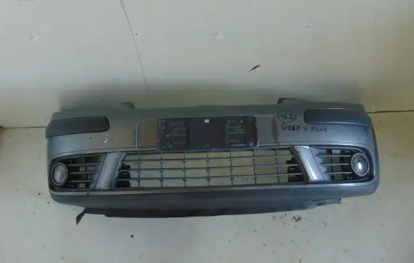 Volkswagen Golf Plus Front bumper 22695264