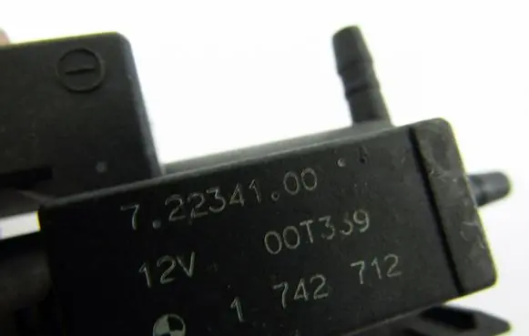 BMW 5 E39 Vacuum valve 1742712