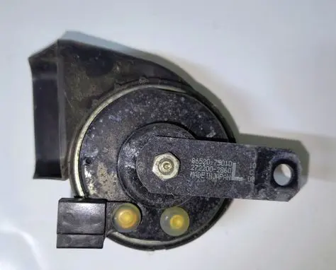 Lexus CT 200H Horn signal 8652075010