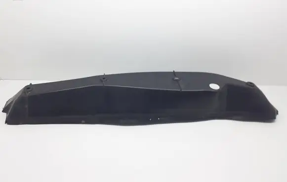Mercedes-Benz C W204 Front arch trim A2048890225