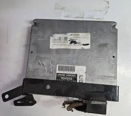 Toyota Avensis T250 Engine control unit/module 8966105690 1758006326