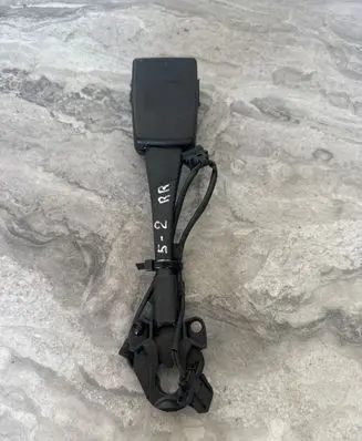 Audi A4 S4 B8 8K Front seatbelt buckle 8K0857755F 010910