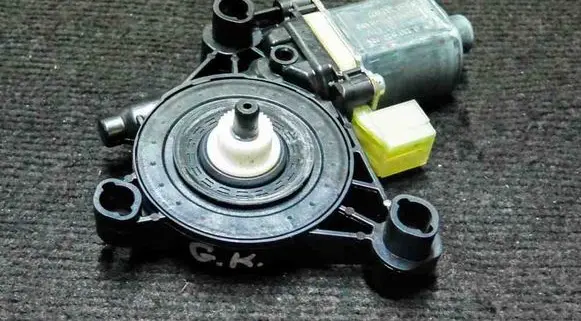 Porsche Macan (95B) Rear door window regulator motor 5Q0959801A