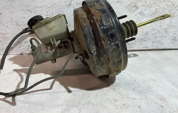 Volvo V70 Brake booster P08683259