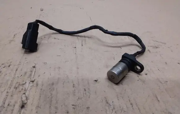 Volvo V70 Crankshaft position sensor 1275599 0296000650