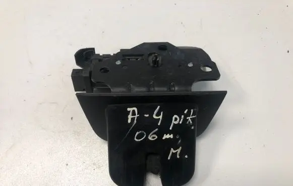 Audi A4 S4 B7 8E 8H Tailgate/trunk/boot lock/catch/latch 8P4827505C