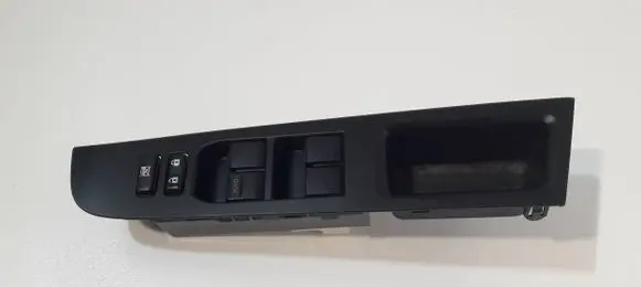 Toyota Yaris Electric window control switch 74232-0D690