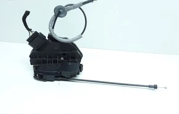 Volvo S60 Front door lock 31301738