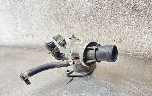 Opel Vectra C Thermostat/thermostat housing V705588