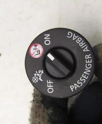 Dacia Sandero III Fog light switch 681999278R