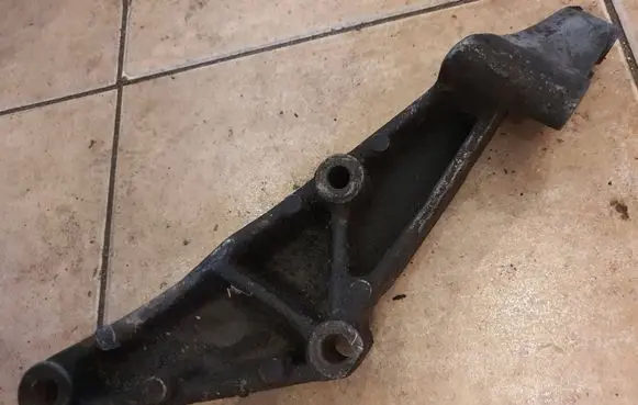 Volkswagen Transporter - Caravelle T4 Gearbox mounting bracket 02G409905